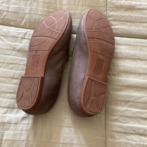 Naturalizer soul flats, comfortable and in good shape. Size 10W - Picture 3 of 3